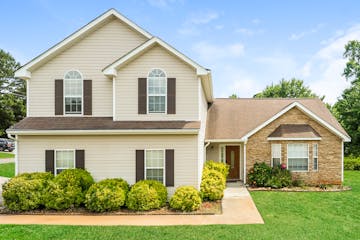 200 Teak Ln Fairburn, GA 30213